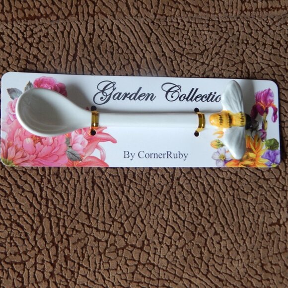 Corner Ruby Garden Collection Poppy Red Flower Teacup Leaf Saucer Spoon Set NWT - Picture 6 of 6